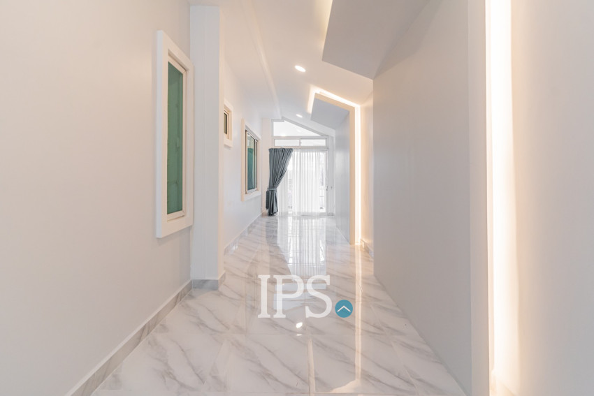 3 Bedroom Villa For Rent - Bassac Garden, Tonle Bassac, Phnom Penh