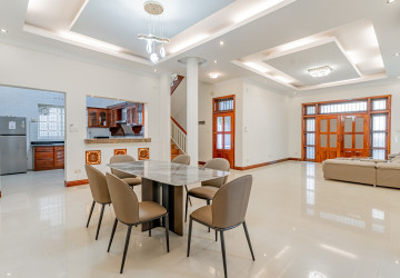 3 Bedroom Villa For Rent - Bassac Garden, Tonle Bassac, Phnom Penh thumbnail