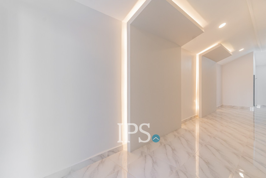 3 Bedroom Villa For Rent - Bassac Garden, Tonle Bassac, Phnom Penh