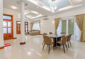 3 Bedroom Villa For Rent - Bassac Garden, Tonle Bassac, Phnom Penh thumbnail