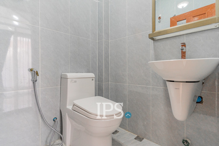 3 Bedroom Villa For Rent - Bassac Garden, Tonle Bassac, Phnom Penh