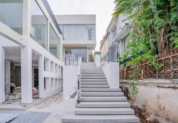 77 Sqm Office Space For Rent - Boeung Kak 1, Phnom Penh thumbnail