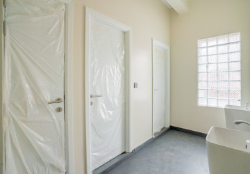 77 Sqm Office Space For Rent - Boeung Kak 1, Phnom Penh thumbnail