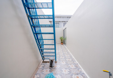 77 Sqm Office Space For Rent - Boeung Kak 1, Phnom Penh thumbnail