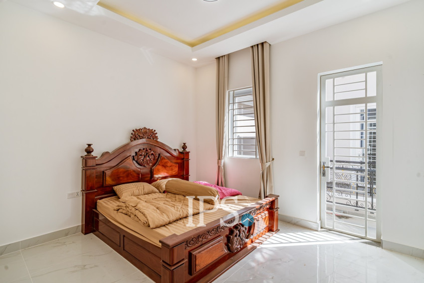 4 Bedroom Villa For Sale - Borey ML Green Land, Rolous, Phnom Penh