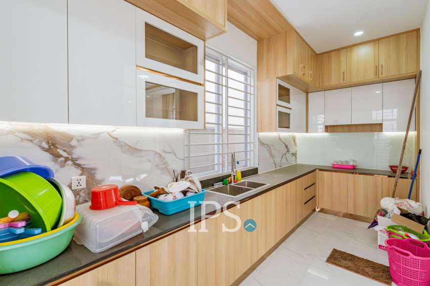 4 Bedroom Villa For Sale - Borey ML Green Land, Rolous, Phnom Penh