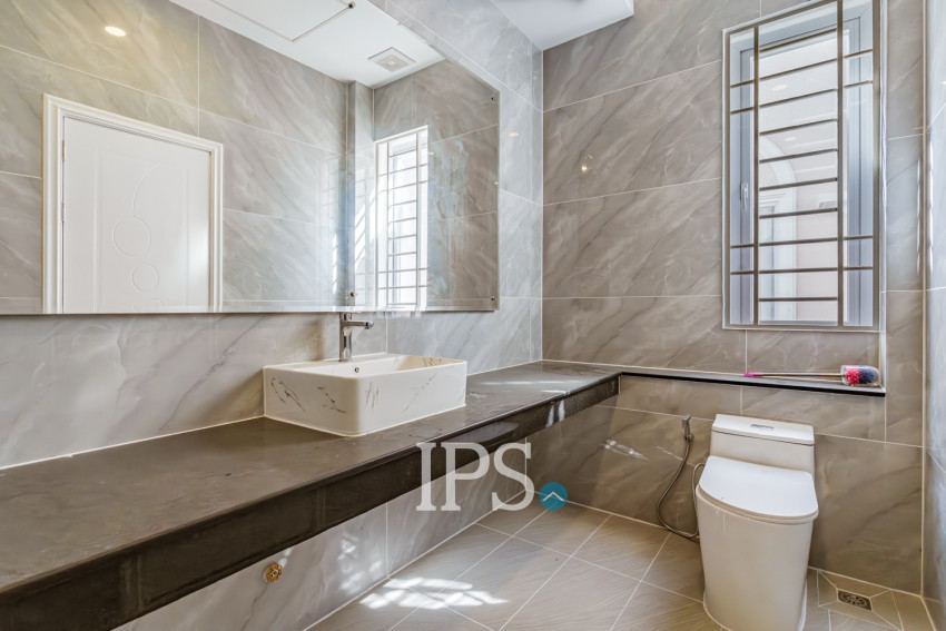 4 Bedroom Villa For Sale - Borey ML Green Land, Rolous, Phnom Penh