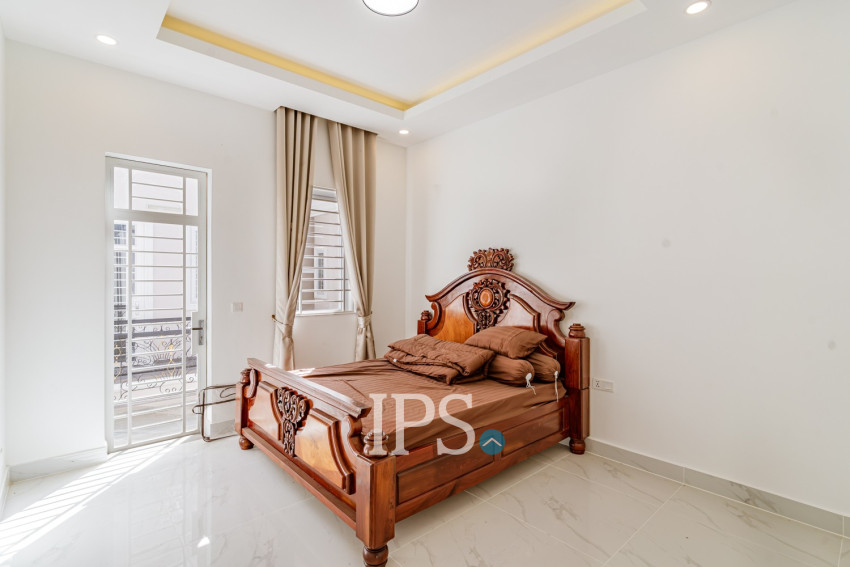 4 Bedroom Villa For Sale - Borey ML Green Land, Rolous, Phnom Penh