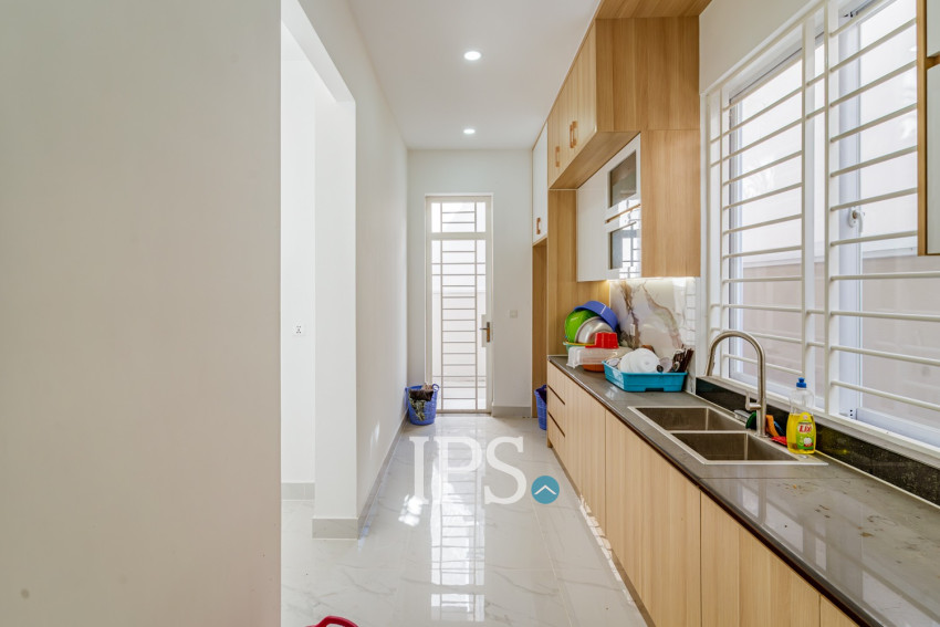 4 Bedroom Villa For Sale - Borey ML Green Land, Rolous, Phnom Penh