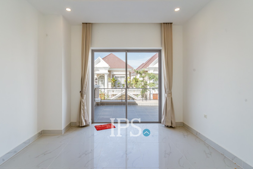 4 Bedroom Villa For Sale - Borey ML Green Land, Rolous, Phnom Penh