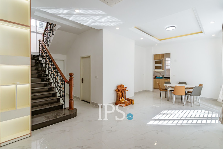 4 Bedroom Villa For Sale - Borey ML Green Land, Rolous, Phnom Penh