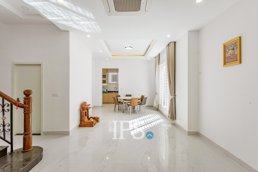 4 Bedroom Villa For Sale - Borey ML Green Land, Rolous, Phnom Penh