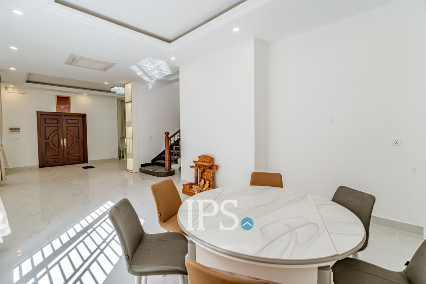 4 Bedroom Villa For Sale - Borey ML Green Land, Rolous, Phnom Penh