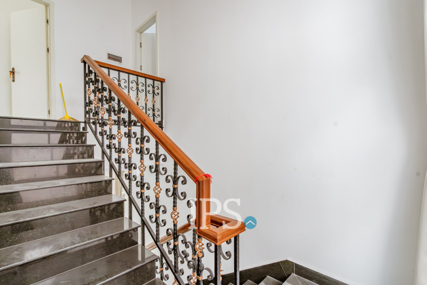 4 Bedroom Villa For Sale - Borey ML Green Land, Rolous, Phnom Penh