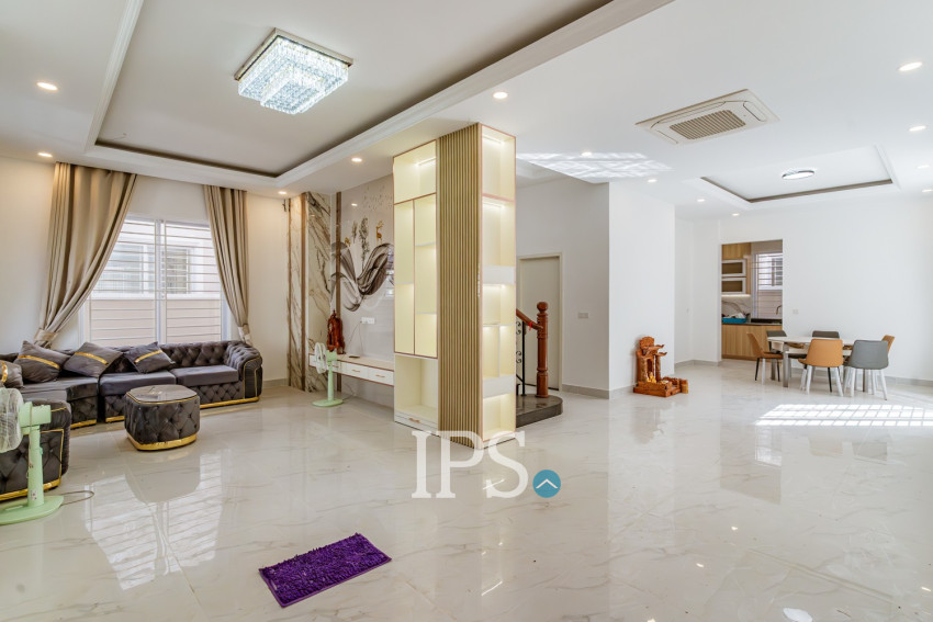 4 Bedroom Villa For Sale - Borey ML Green Land, Rolous, Phnom Penh