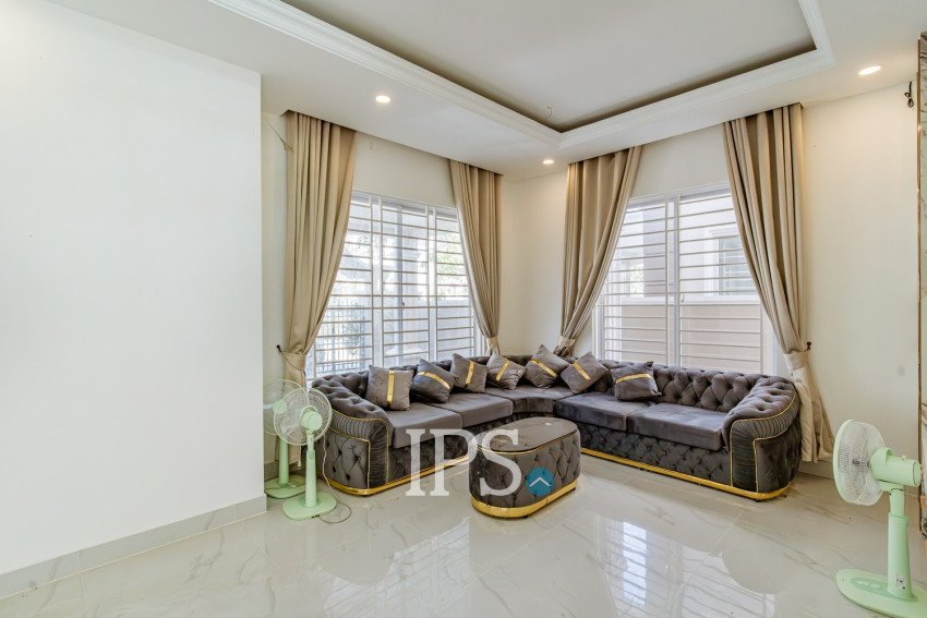 4 Bedroom Villa For Sale - Borey ML Green Land, Rolous, Phnom Penh
