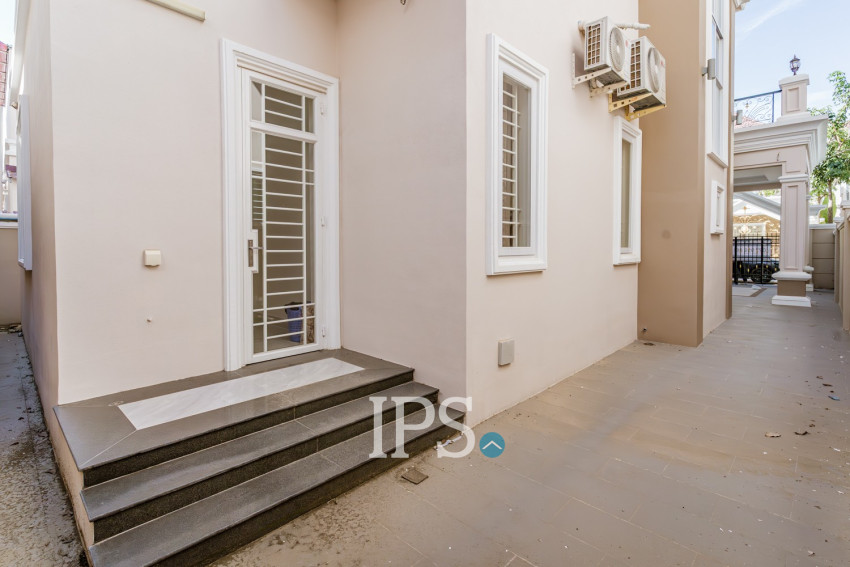 4 Bedroom Villa For Sale - Borey ML Green Land, Rolous, Phnom Penh