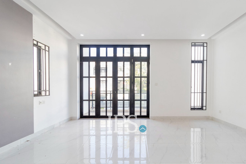 3 Bedroom Flat For Rent - Sala Kamreuk, Siem Reap