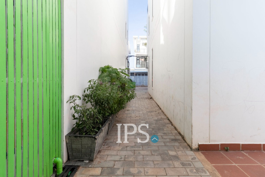 3 Bedroom Flat For Rent - Sala Kamreuk, Siem Reap