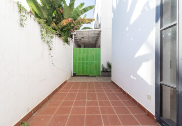 3 Bedroom Flat For Rent - Sala Kamreuk, Siem Reap thumbnail