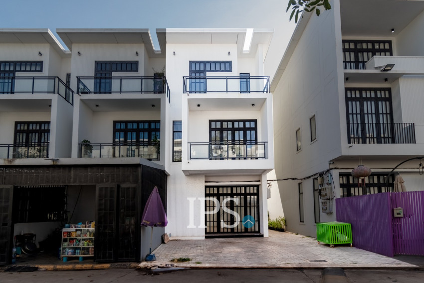 3 Bedroom Flat For Rent - Sala Kamreuk, Siem Reap