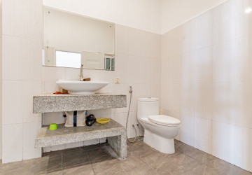 Renovated 3 Bedroom Apartment For Rent - Phsar Kandal 2, Phnom Penh thumbnail