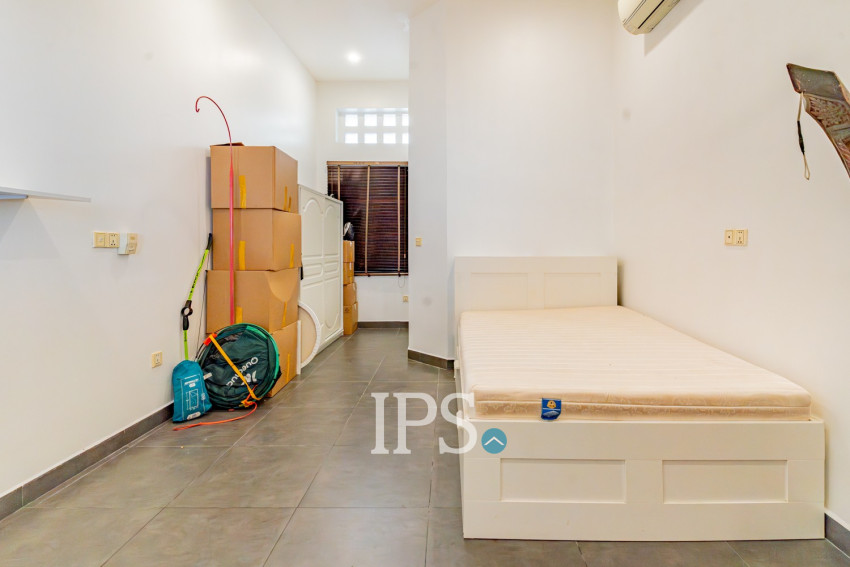 Renovated 3 Bedroom Apartment For Rent - Phsar Kandal 2, Phnom Penh