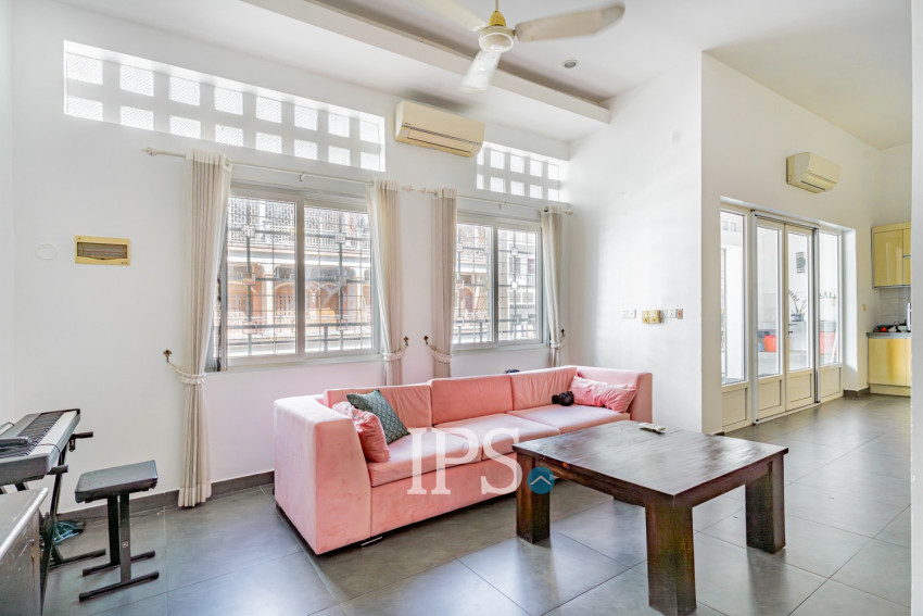 Renovated 3 Bedroom Apartment For Rent - Phsar Kandal 2, Phnom Penh