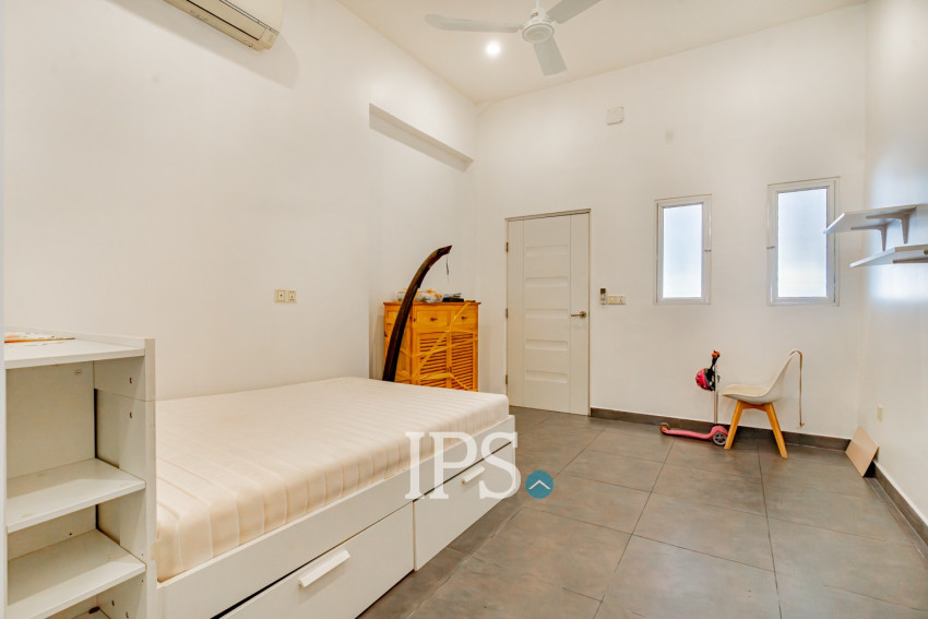 Renovated 3 Bedroom Apartment For Rent - Phsar Kandal 2, Phnom Penh