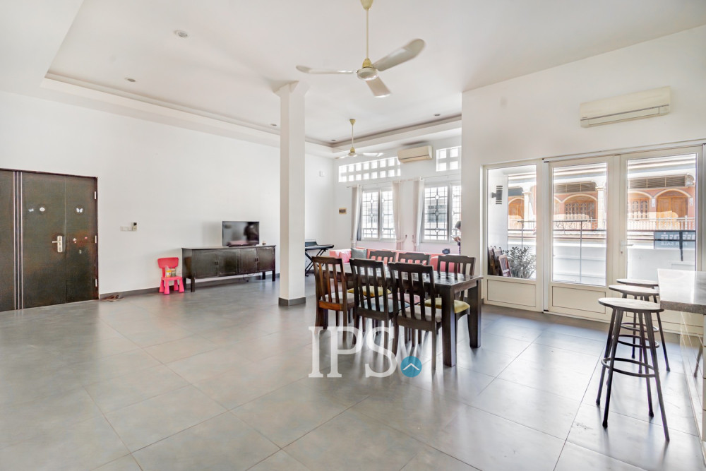 Renovated 3 Bedroom Apartment For Rent - Phsar Kandal 2, Phnom Penh - Image 2 Renovated 3 Bedroom Apartment For Rent - Phsar Kandal 2, Phnom Penh - Image 2