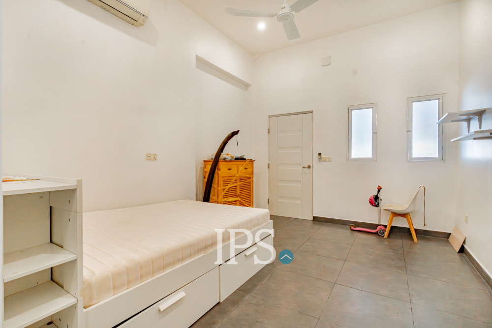 Renovated 3 Bedroom Apartment For Rent - Phsar Kandal 2, Phnom Penh - Image 13 Renovated 3 Bedroom Apartment For Rent - Phsar Kandal 2, Phnom Penh - Image 13