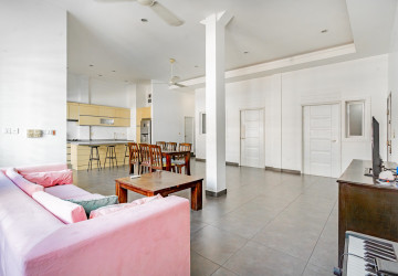 Renovated 3 Bedroom Apartment For Rent - Phsar Kandal 2, Phnom Penh thumbnail