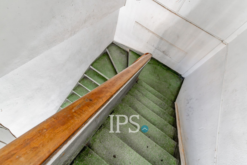 Renovated 3 Bedroom Apartment For Rent - Phsar Kandal 2, Phnom Penh