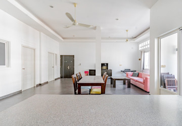 Renovated 3 Bedroom Apartment For Rent - Phsar Kandal 2, Phnom Penh thumbnail