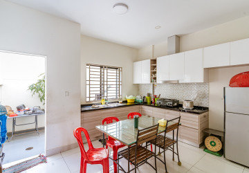 4 Bedroom Shophouse For Sale - PH The Star Diamond, Chak Angrae Krom, Phnom Penh thumbnail