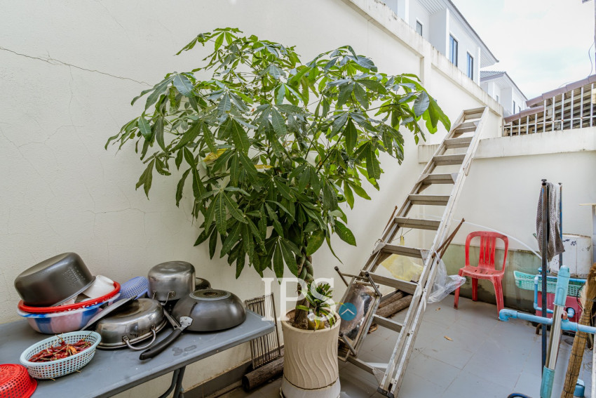 4 Bedroom Shophouse For Sale - PH The Star Diamond, Chak Angrae Krom, Phnom Penh