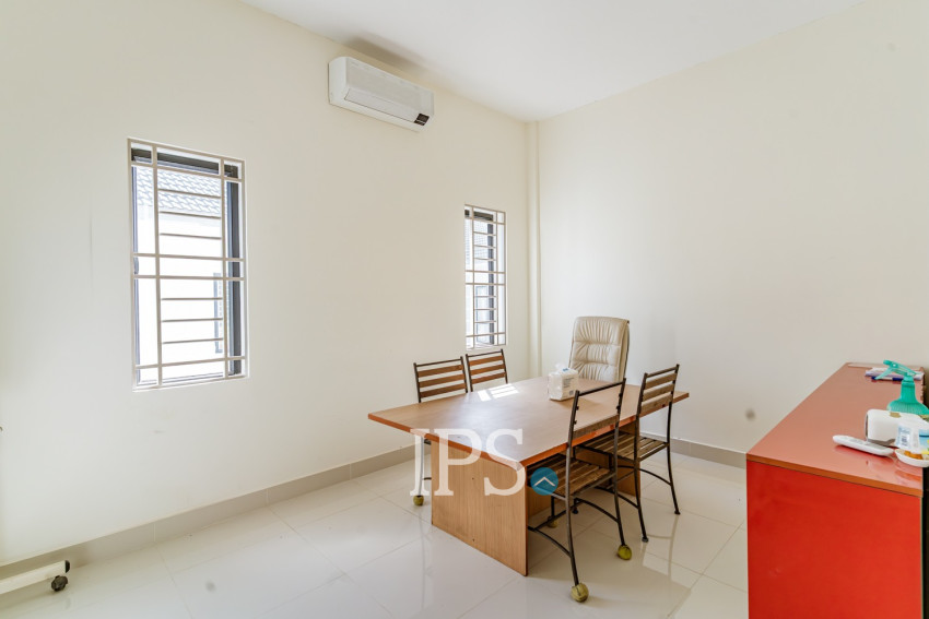 4 Bedroom Shophouse For Sale - PH The Star Diamond, Chak Angrae Krom, Phnom Penh