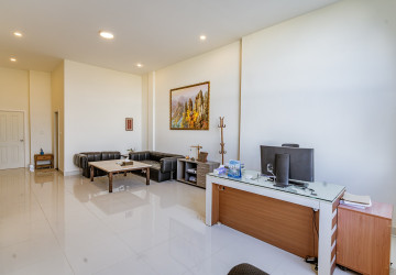 4 Bedroom Shophouse For Sale - PH The Star Diamond, Chak Angrae Krom, Phnom Penh thumbnail