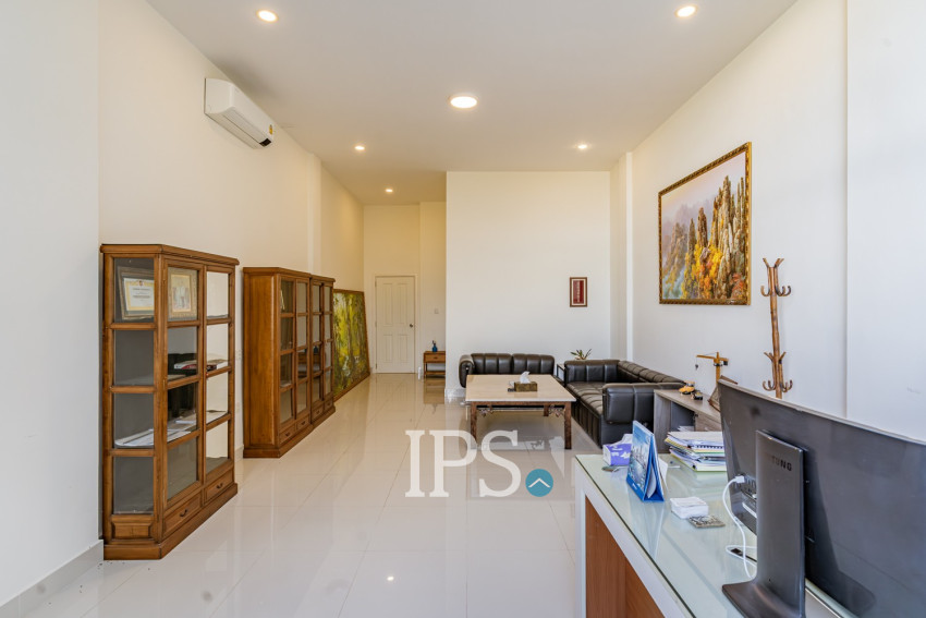 4 Bedroom Shophouse For Sale - PH The Star Diamond, Chak Angrae Krom, Phnom Penh