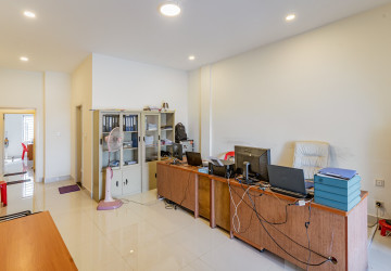 4 Bedroom Shophouse For Sale - PH The Star Diamond, Chak Angrae Krom, Phnom Penh thumbnail