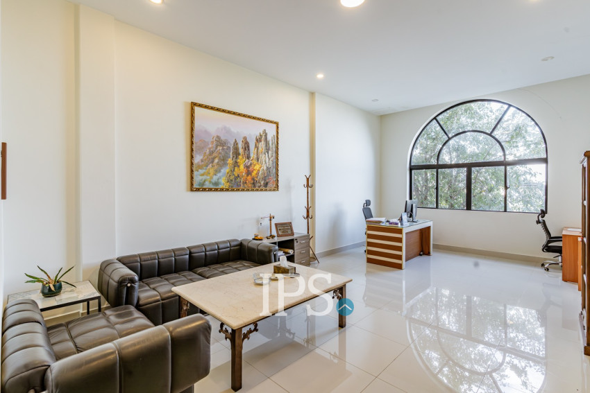 4 Bedroom Shophouse For Sale - PH The Star Diamond, Chak Angrae Krom, Phnom Penh