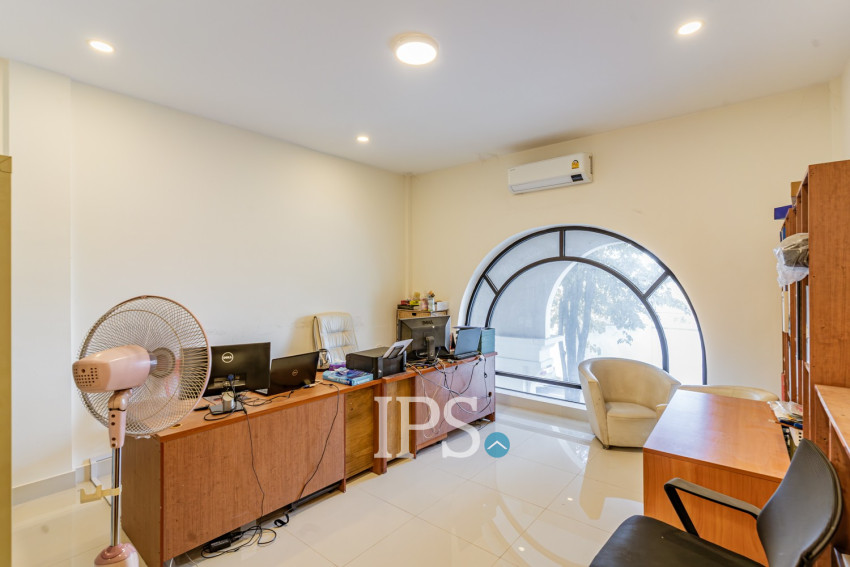 4 Bedroom Shophouse For Sale - PH The Star Diamond, Chak Angrae Krom, Phnom Penh