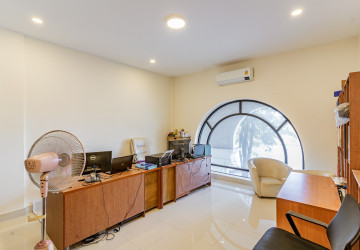4 Bedroom Shophouse For Sale - PH The Star Diamond, Chak Angrae Krom, Phnom Penh thumbnail