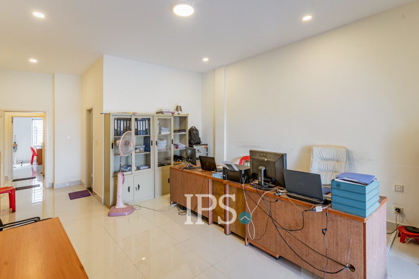 4 Bedroom Shophouse For Sale - PH The Star Diamond, Chak Angrae Krom, Phnom Penh