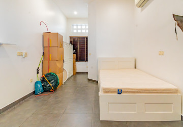 Renovated 3 Bedroom Apartment For Sale - Phsar Kandal 2, Phnom Penh thumbnail