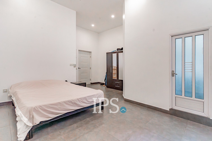 Renovated 3 Bedroom Apartment For Sale - Phsar Kandal 2, Phnom Penh