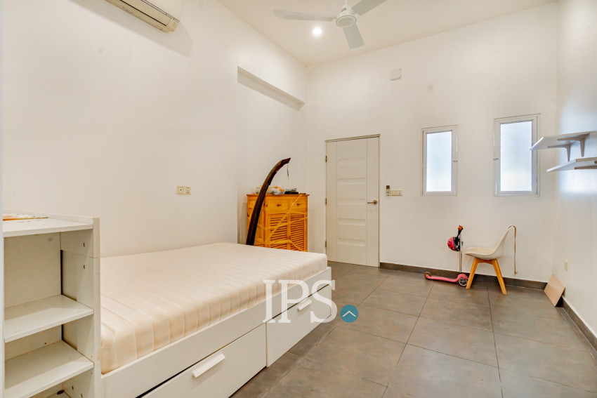 Renovated 3 Bedroom Apartment For Sale - Phsar Kandal 2, Phnom Penh