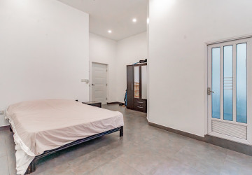 Renovated 3 Bedroom Apartment For Sale - Phsar Kandal 2, Phnom Penh thumbnail