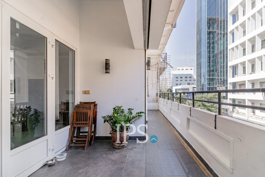 Renovated 3 Bedroom Apartment For Sale - Phsar Kandal 2, Phnom Penh