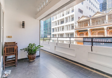 Renovated 3 Bedroom Apartment For Sale - Phsar Kandal 2, Phnom Penh thumbnail